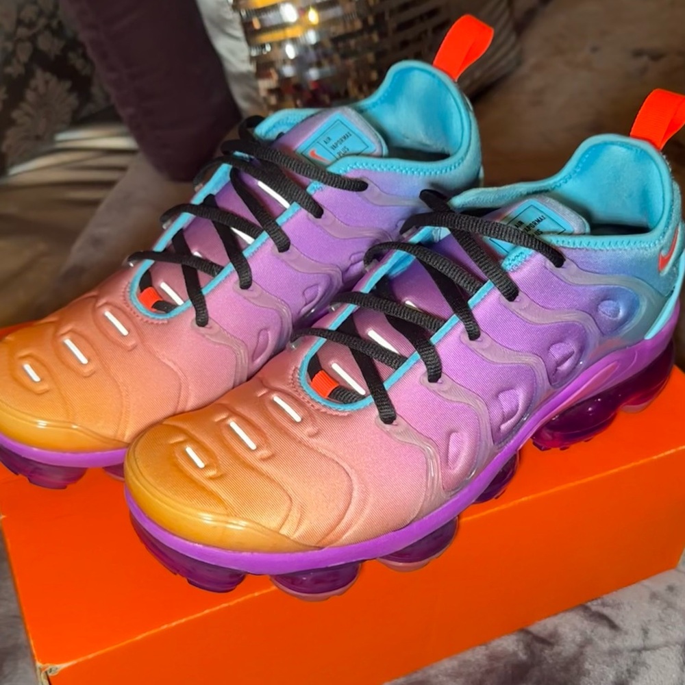 Nike Air VaporMax Plus “Fuschia Dream”